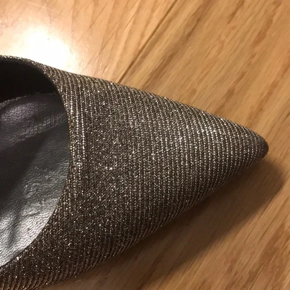 Saint Laurent Glitter Pointed-Toe Silver Pumps - Picture 6 of 8